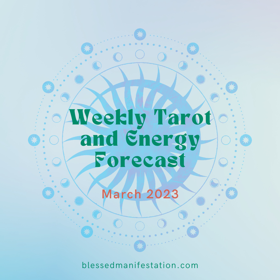 Tarot and Energy Forecast blog post image - light green gradient background. Text